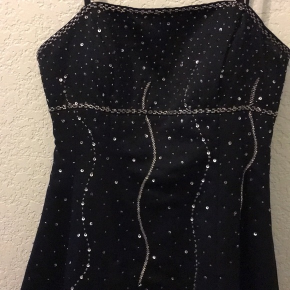 Dress - Picture 2 of 3